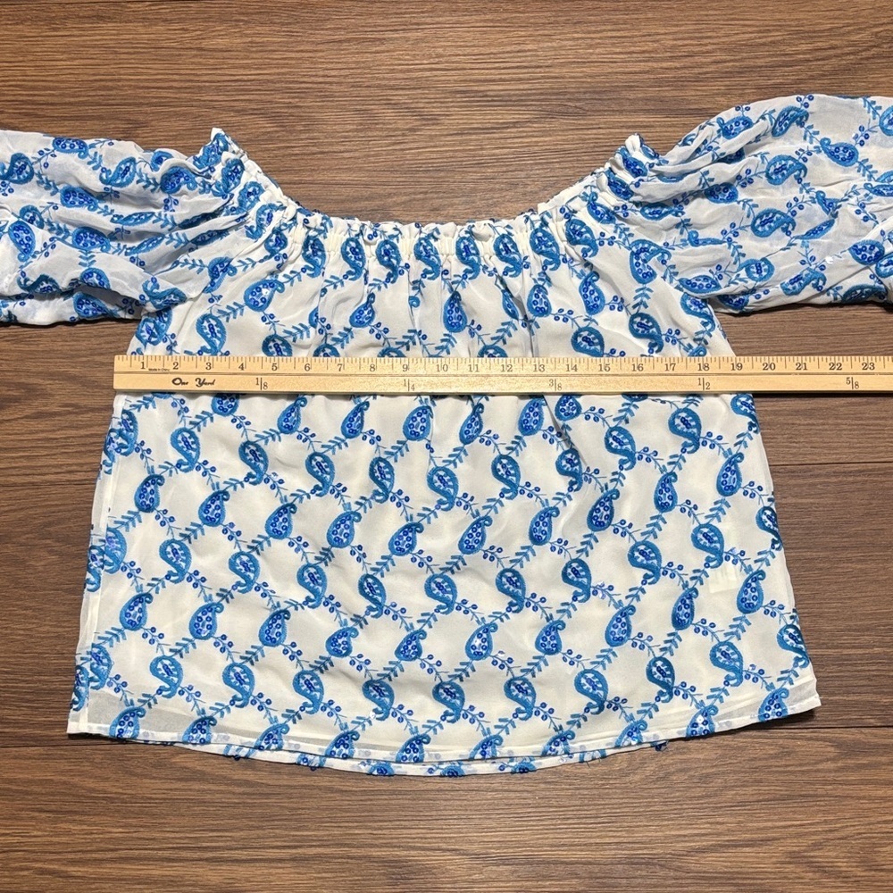 Lilly Pulitzer Alva Off-Shoulder Top Baha Blue Paisley Sequin Print Size S - Picture 3 of 7